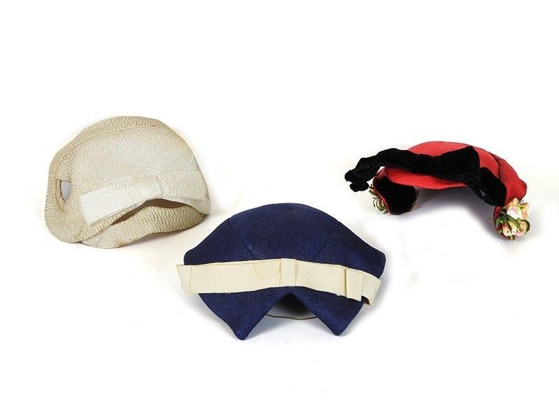 Tre Cappellini in Paglia Intrecciata