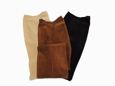 Tre Pantaloni in Velluto a Coste