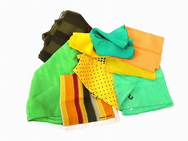 Lotto di foulard, fazzoletti e pochette in seta e cotone