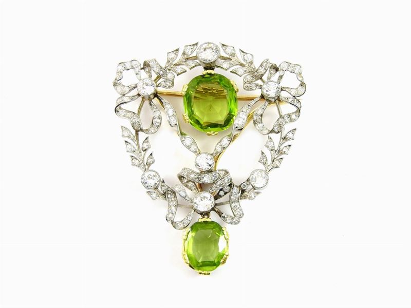Spilla-pendente in Oro Bianco, Giallo, Diamanti e Peridoti