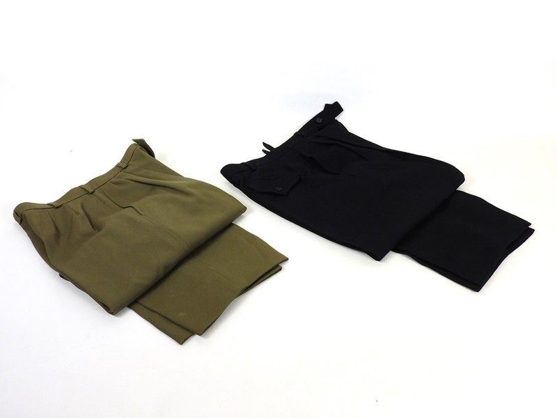 Due Paia di Pantaloni in Lana