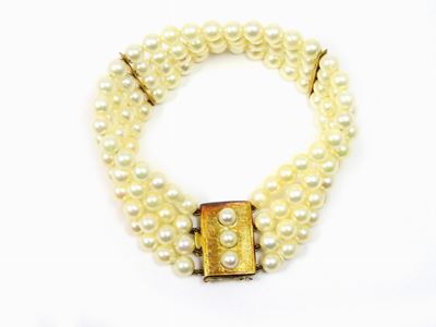 Bracciale a Quattro Fili in Perle Coltivate