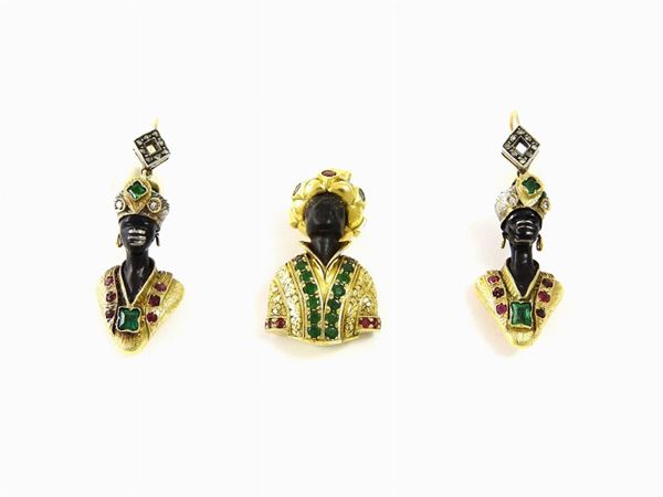 Parure of yellow gold, silver and wood moretti pendant and earrings set with multicoloured enamels