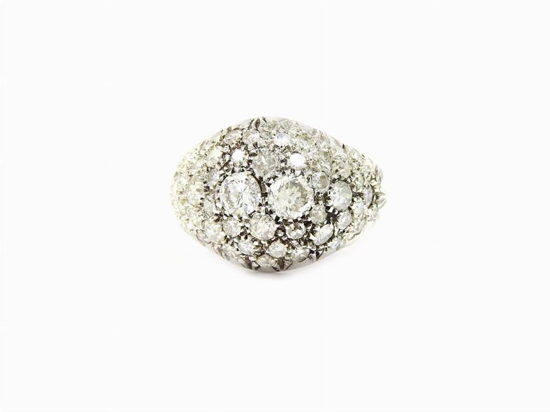 Anello in Oro Bianco e Pavé di Diamanti