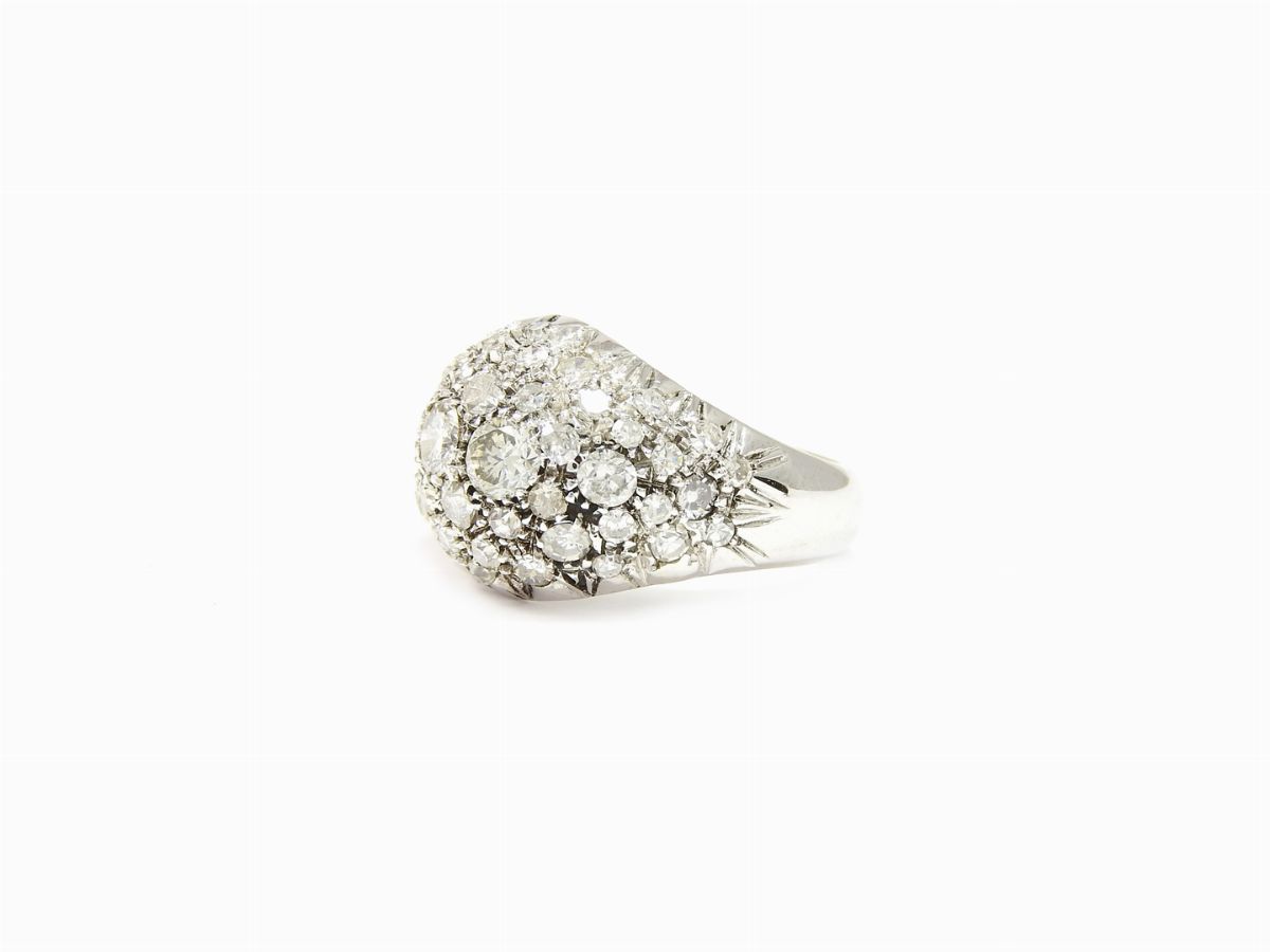 Anello in Oro Bianco e Pavé di Diamanti