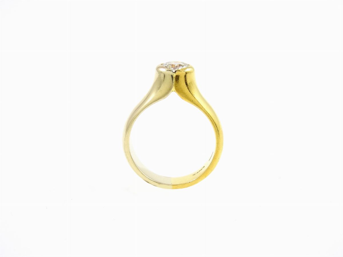 Anello Solitario in Oro Giallo e Diamante