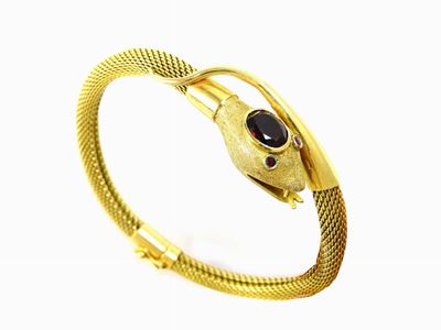 Bracciale Animalier a Maglia Morbida in Oro Giallo e Granato