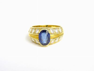 Anello in Oro Giallo, Diamanti e Zaffiro
