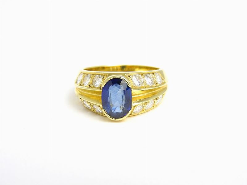 Anello in Oro Giallo, Diamanti e Zaffiro