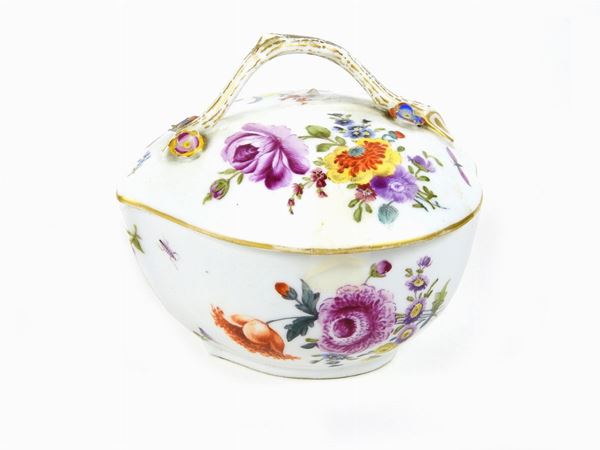 Painted Porcelain Sugar Bowl  (German Manufacture of early 19th Century)  - Auction Déballage: Interiors and Curiosities - I - Maison Bibelot - Casa d'Aste Firenze - Milano