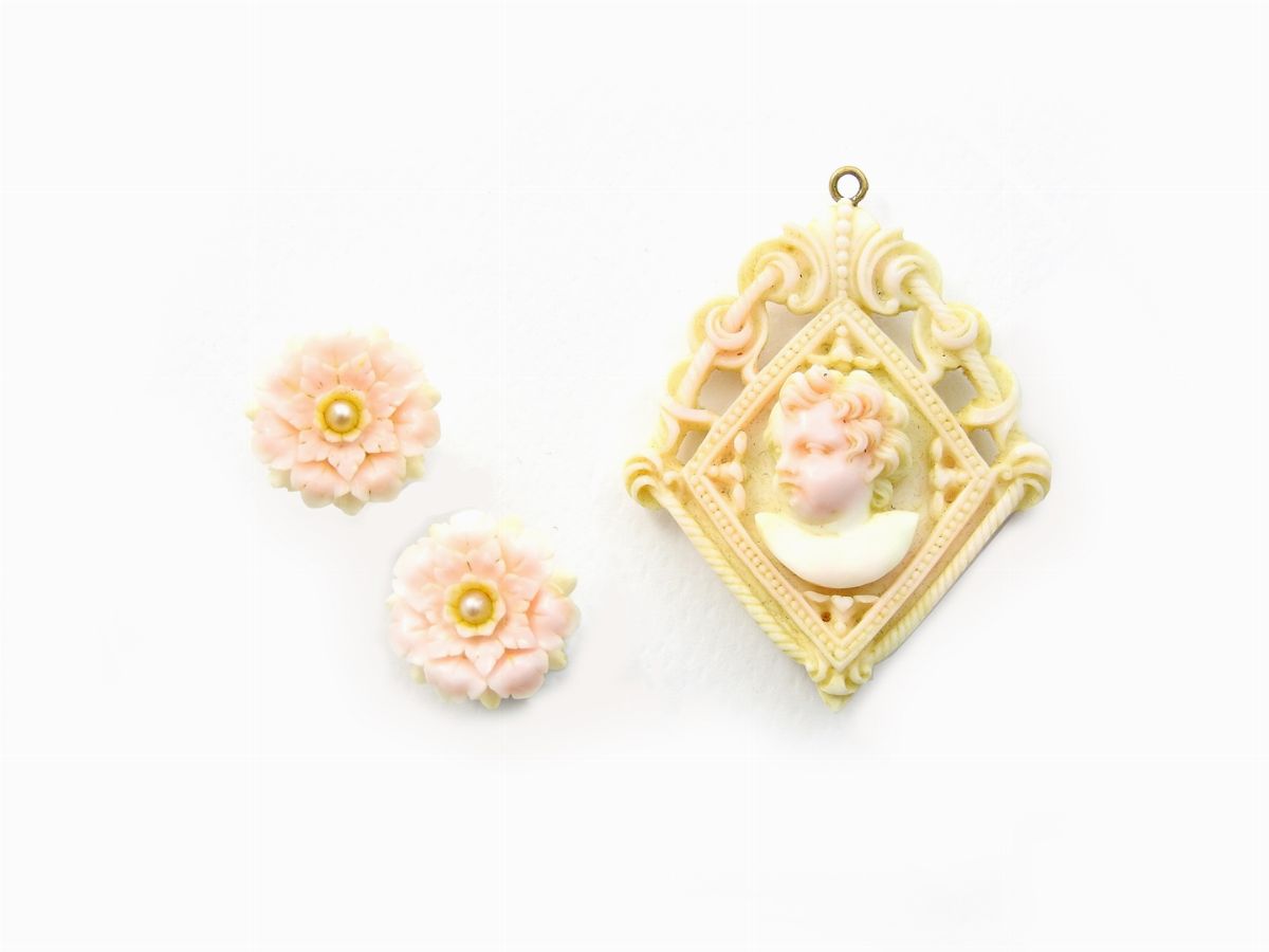Parure in Oro Giallo, Corallo Pelle D'angelo e Perle