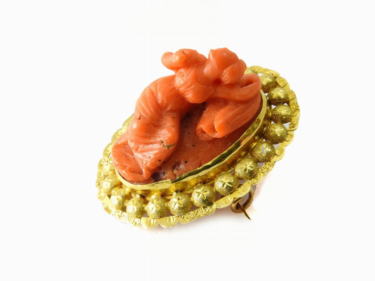 Parure in Oro Giallo e Cammei Ad Altorilievo in Corallo Rosso