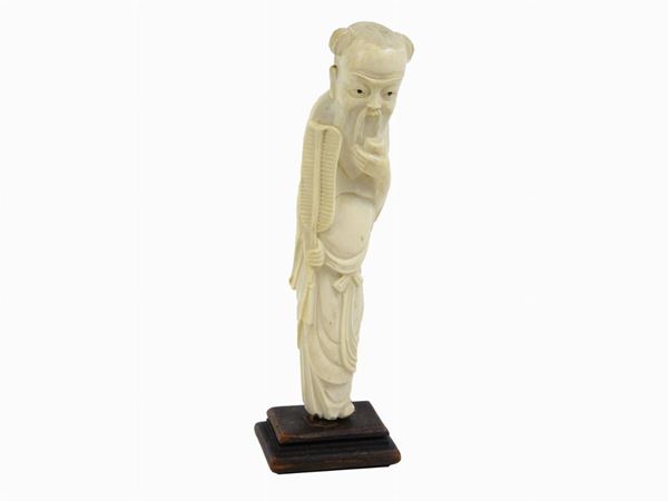 Carved Ivory Figure  (China, late 19th Century)  - Auction Modern and Contemporary Art - IV - Maison Bibelot - Casa d'Aste Firenze - Milano