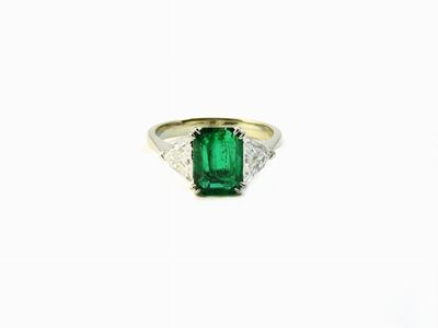Anello in Oro Bianco, Diamanti e Smeraldo