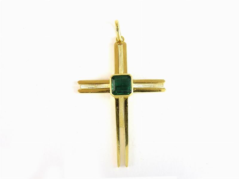 Croce in Oro Giallo con Smeraldo