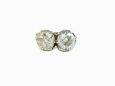 Anello in Oro Bianco con Due Diamanti Affiancati