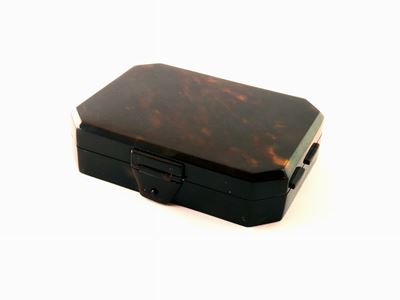 Piccola Trousse da Viaggio in Tartaruga con Montatura in Oro Giallo