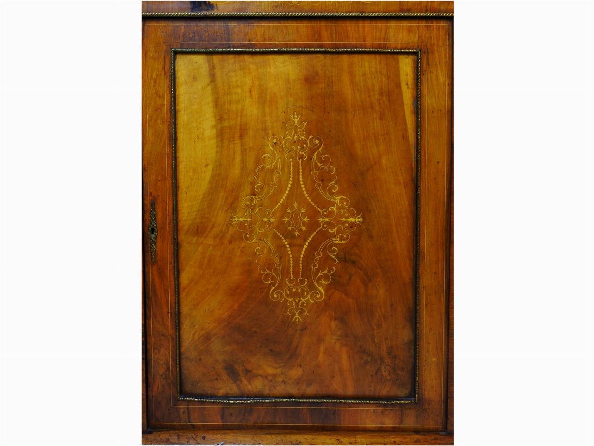Credenza Impiallacciata in Noce