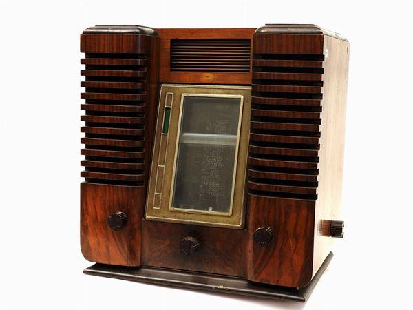 Walnut Veneered Radio  (Watt Radio, Sabaudo II model, 1930/1940s)  - Auction Modern and Contemporary Art - IV - Maison Bibelot - Casa d'Aste Firenze - Milano