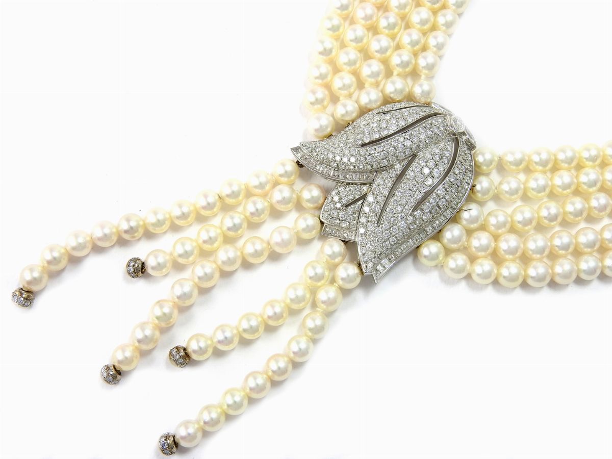 Collana a Cinque Fili di Perle Akoya