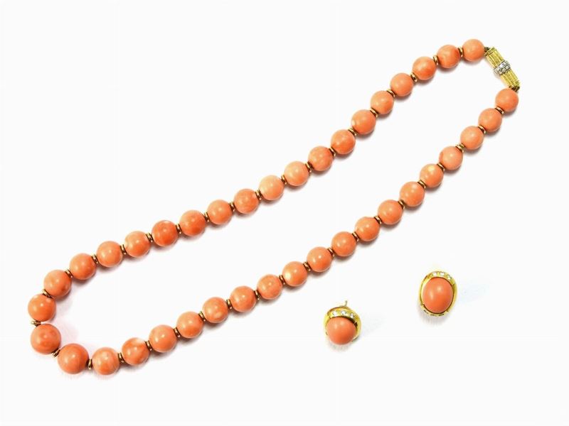 Parure in Oro Giallo, Diamanti e Corallo Rosa-arancio