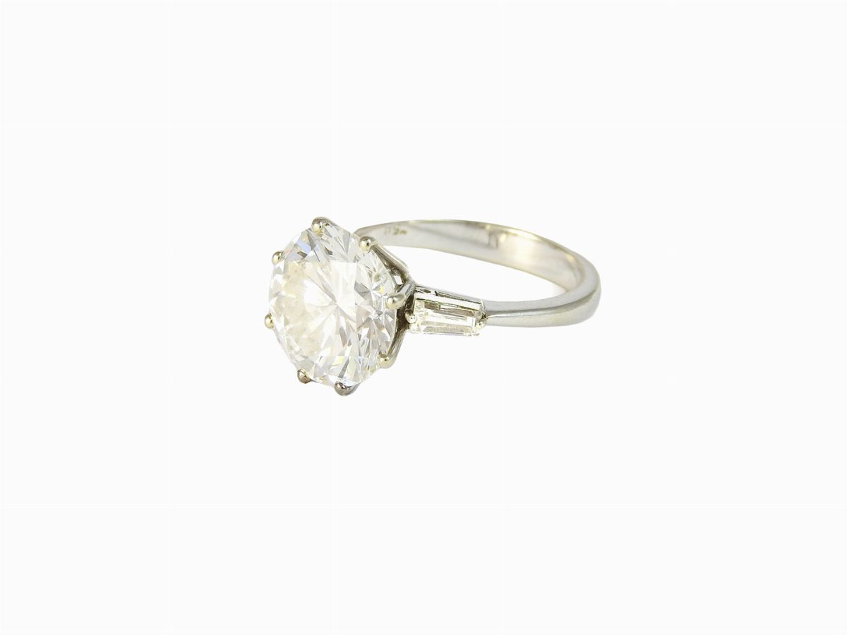 Anello Solitario in Oro Bianco e Diamante