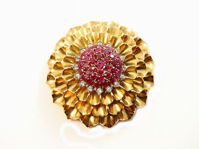 Spilla Floreale in Oro Giallo 14 Kt, Diamanti e Rubini
