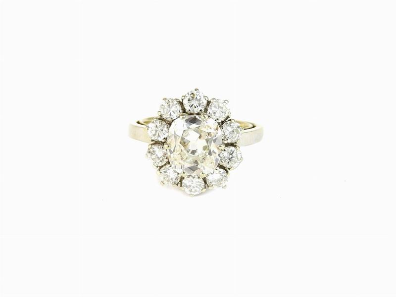 Anello a Margherita in Oro Bianco e Diamanti