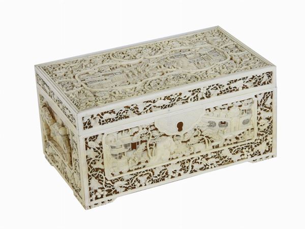 Carved Ivory Box  (China, late 19th Century)  - Auction Modern and Contemporary Art - IV - Maison Bibelot - Casa d'Aste Firenze - Milano