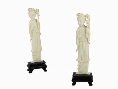 Coppia di Sculture in Avorio