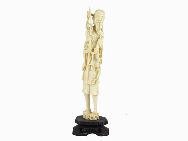 Carved Ivory Figure  (China, late 19th Century)  - Auction Modern and Contemporary Art - IV - Maison Bibelot - Casa d'Aste Firenze - Milano
