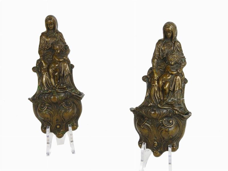 Coppia di Acquasantiere Pensili in Bronzo