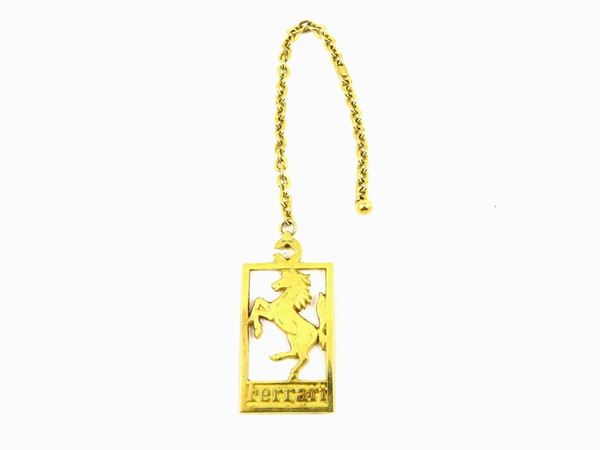 Yellow gold small chain with Ferrari pendant