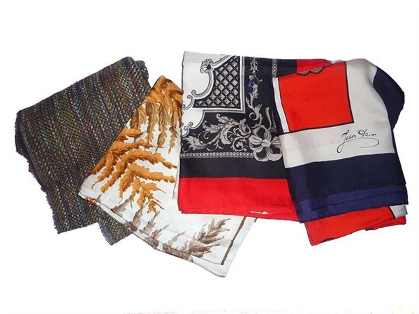 Loto di foulard e sciarpe in seta e lana