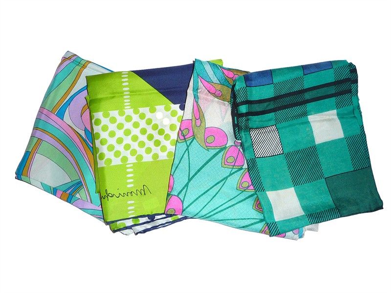 Loto di Foulard e Sciarpe in Seta e Lana