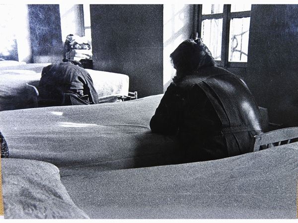 Mauro Vallinotto : Internati 1969  - Auction A Trip into Photography: Ghirri, Berengo-Gardin, Giacomelli, Vasiliev, Salgado… - Maison Bibelot - Casa d'Aste Firenze - Milano
