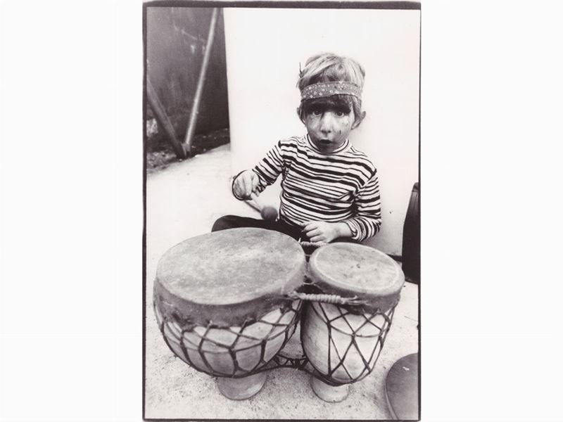 Livia Sismondi - Bambino con Percussioni 1978