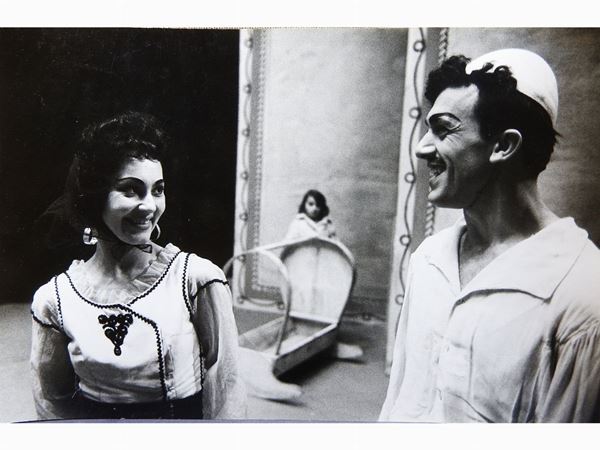 Antonio Sansone : Teatro dell'opera, Albania 1970 circa  - Asta Un viaggio nella Fotografia d'autore - Maison Bibelot - Casa d'Aste Firenze - Milano