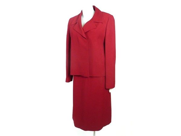 Red crepe suit