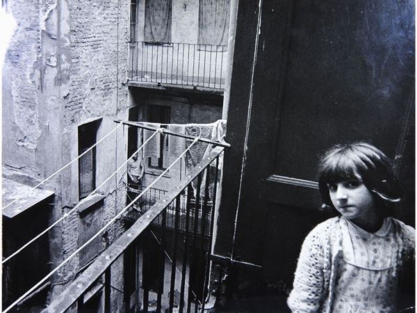 Ritratto di bambina al balcone 1970