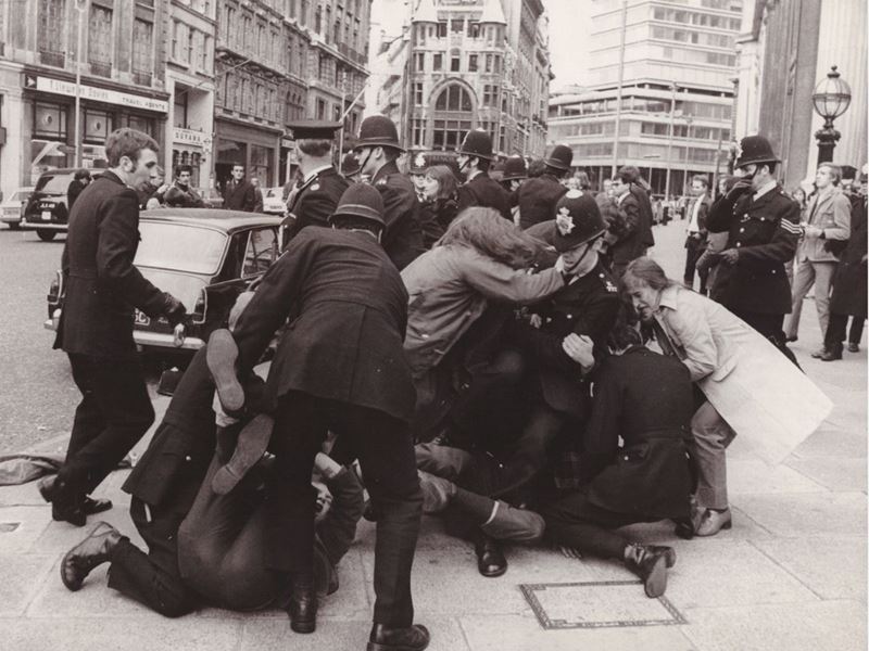 (1927) Keyston Press Acency - Police Clash With Militant Demostrators 1970