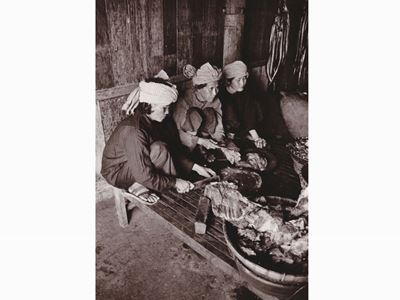 Lavoratori Bambini e Donne in Cucina, Cambogia 1978