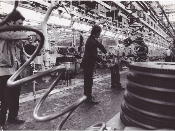 Operai a lavoro nello stabilimneto FIAT, Termoli 1981