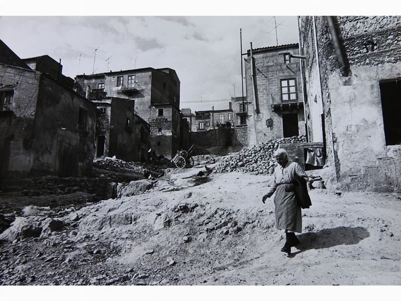 Mario Massai - Donna a Palma di Montichiaro, Agrigento 1970 Circa