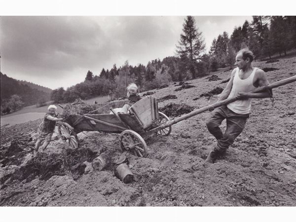 Mark Marian Schmidt : Famiglia contadina, Polonia 1978  - Asta Fotografie del Novecento - Maison Bibelot - Casa d'Aste Firenze - Milano