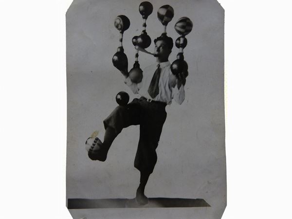 Giocoliere 1936  - Auction A Trip into Photography: Ghirri, Berengo-Gardin, Giacomelli, Vasiliev, Salgado… - Maison Bibelot - Casa d'Aste Firenze - Milano