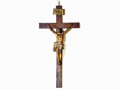 Crocifisso in Legno Intagliato e Laccato