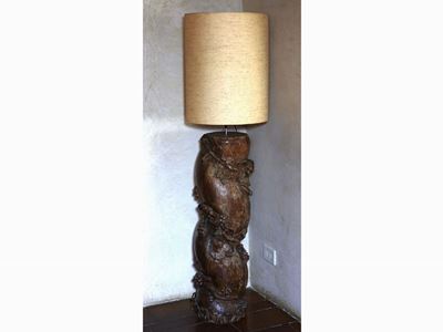 Coppia di Frammenti di Colonne in Legno Intagliato