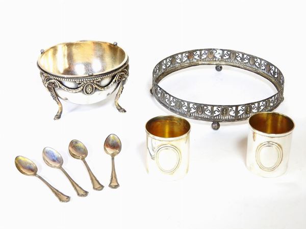 Lotto di oggetti in argento  - Asta Un antico casale: arredi e collezioni - II - III - Maison Bibelot - Casa d'Aste Firenze - Milano