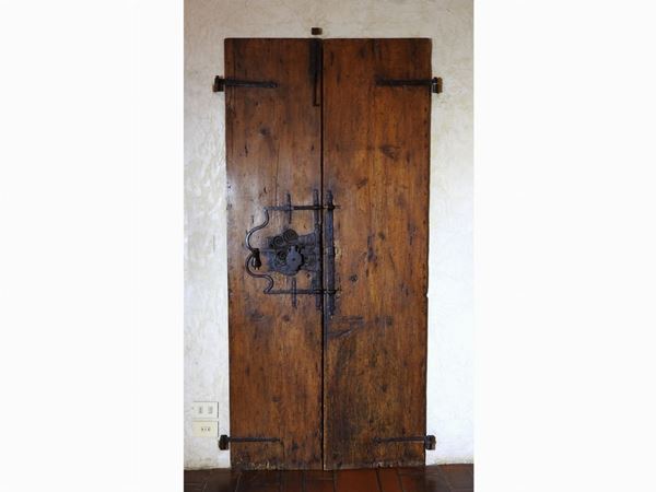 Antica porta in legno di castagno